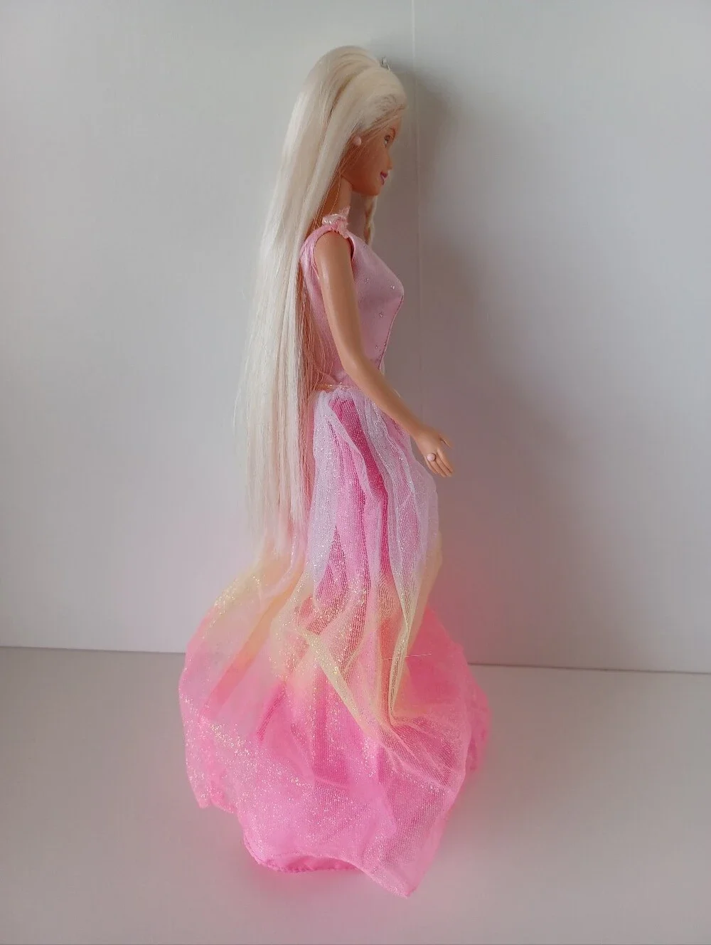 Vintage Barbie Fashion Doll Prncess Pink And Yellow Dress‎ With Crown Toy